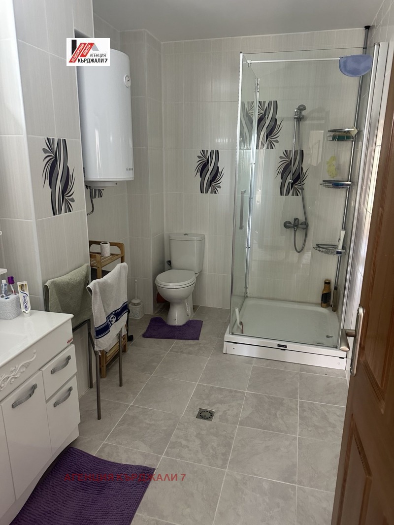 Продава  4-стаен град Кърджали , Студен кладенец , 110 кв.м | 82170290 - изображение [17]