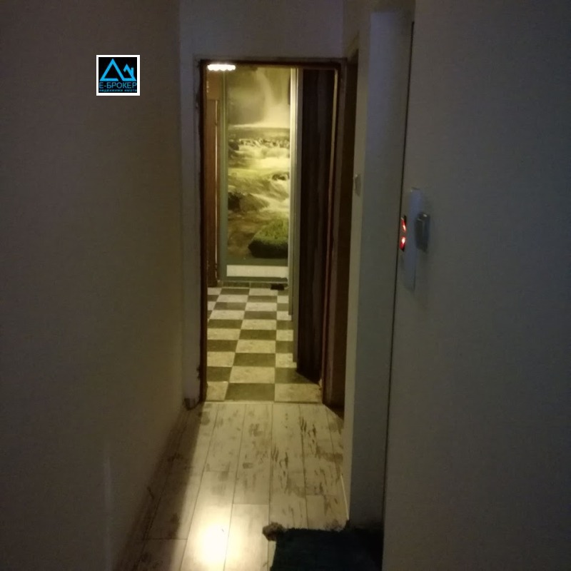 Продава 3-СТАЕН, гр. София, Иван Вазов, снимка 2 - Апартаменти - 52837367