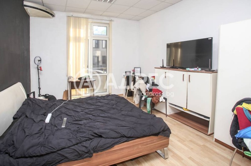 Продава МНОГОСТАЕН, гр. София, Център, снимка 8 - Апартаменти - 52693214