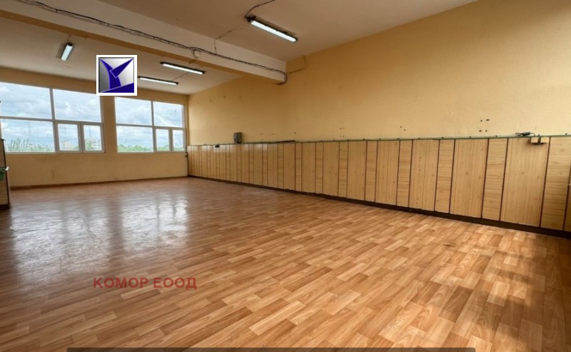 Eladó  Ipari épület Ruse , Rodina 1 , 816 négyzetméter | 25842907 - kép [13]