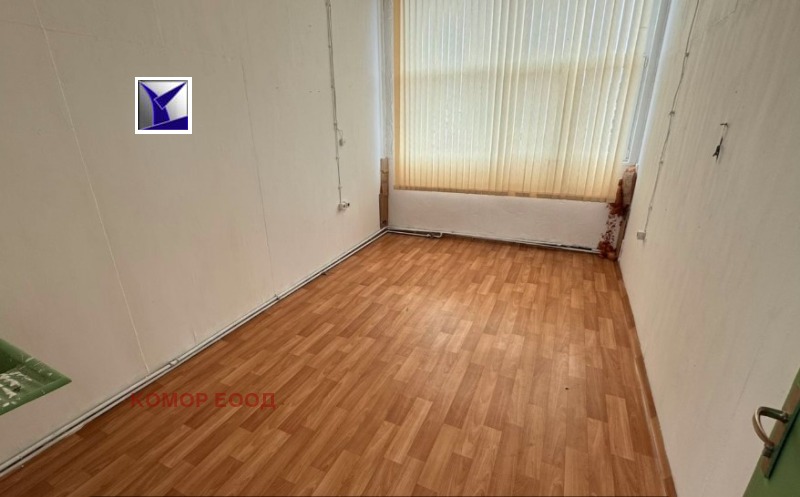 Eladó  Ipari épület Ruse , Rodina 1 , 816 négyzetméter | 25842907 - kép [14]