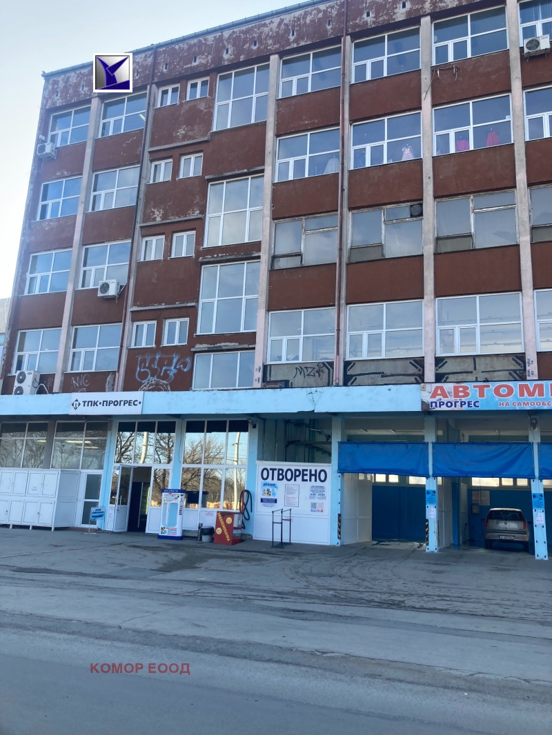 Eladó  Ipari épület Ruse , Rodina 1 , 816 négyzetméter | 25842907 - kép [2]
