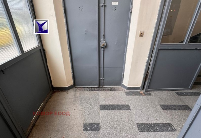 Eladó  Ipari épület Ruse , Rodina 1 , 816 négyzetméter | 25842907 - kép [11]