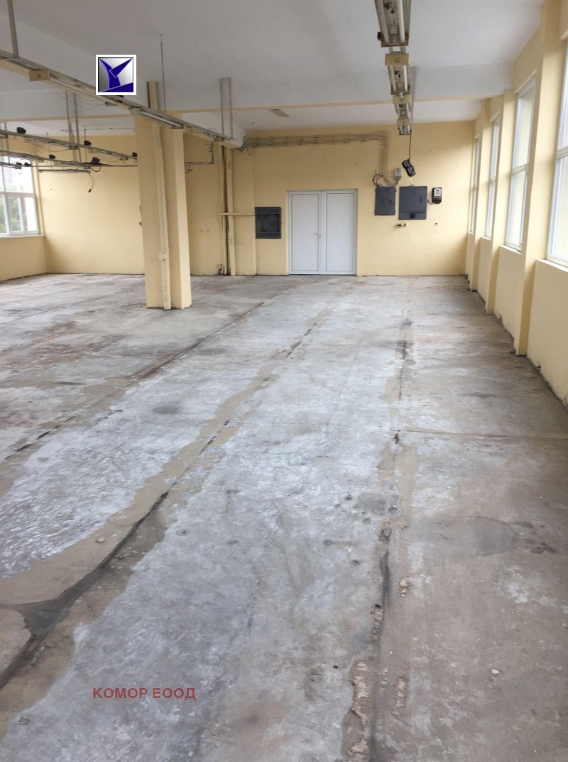 Eladó  Ipari épület Ruse , Rodina 1 , 816 négyzetméter | 25842907 - kép [5]