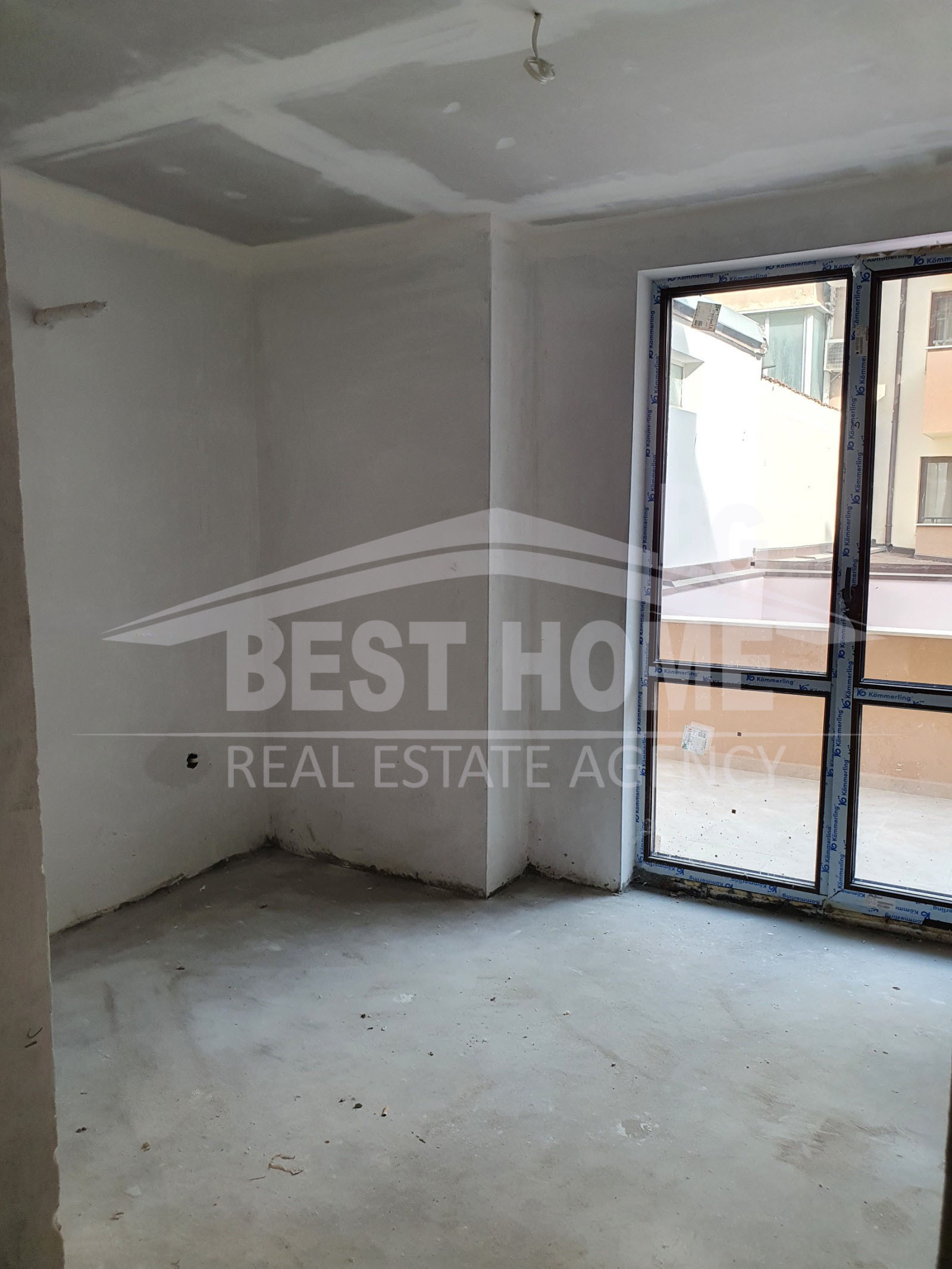 Продава 3-СТАЕН, гр. Варна, Лятно кино Тракия, снимка 2 - Апартаменти - 54417237