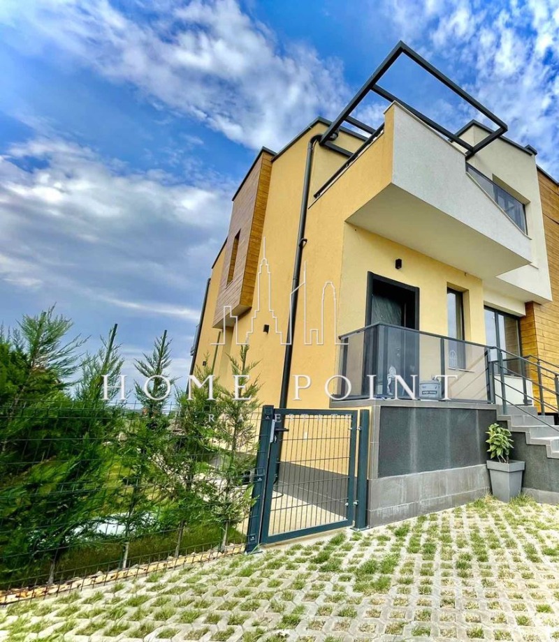 En venta  Casa Plovdiv , Jristo Smirnenski , 257 metros cuadrados | 76196659