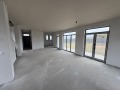 Продава КЪЩА, област София, гр. Елин Пелин • 380000 € / 743215.40 лв. • 96041761 6