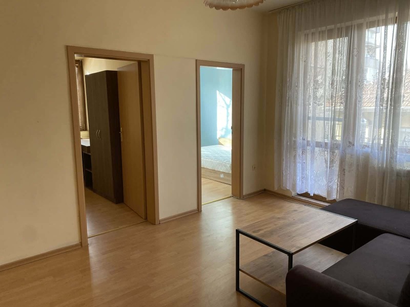 Продава 3-СТАЕН, гр. Плевен, Идеален център, снимка 3 - Апартаменти - 53185836