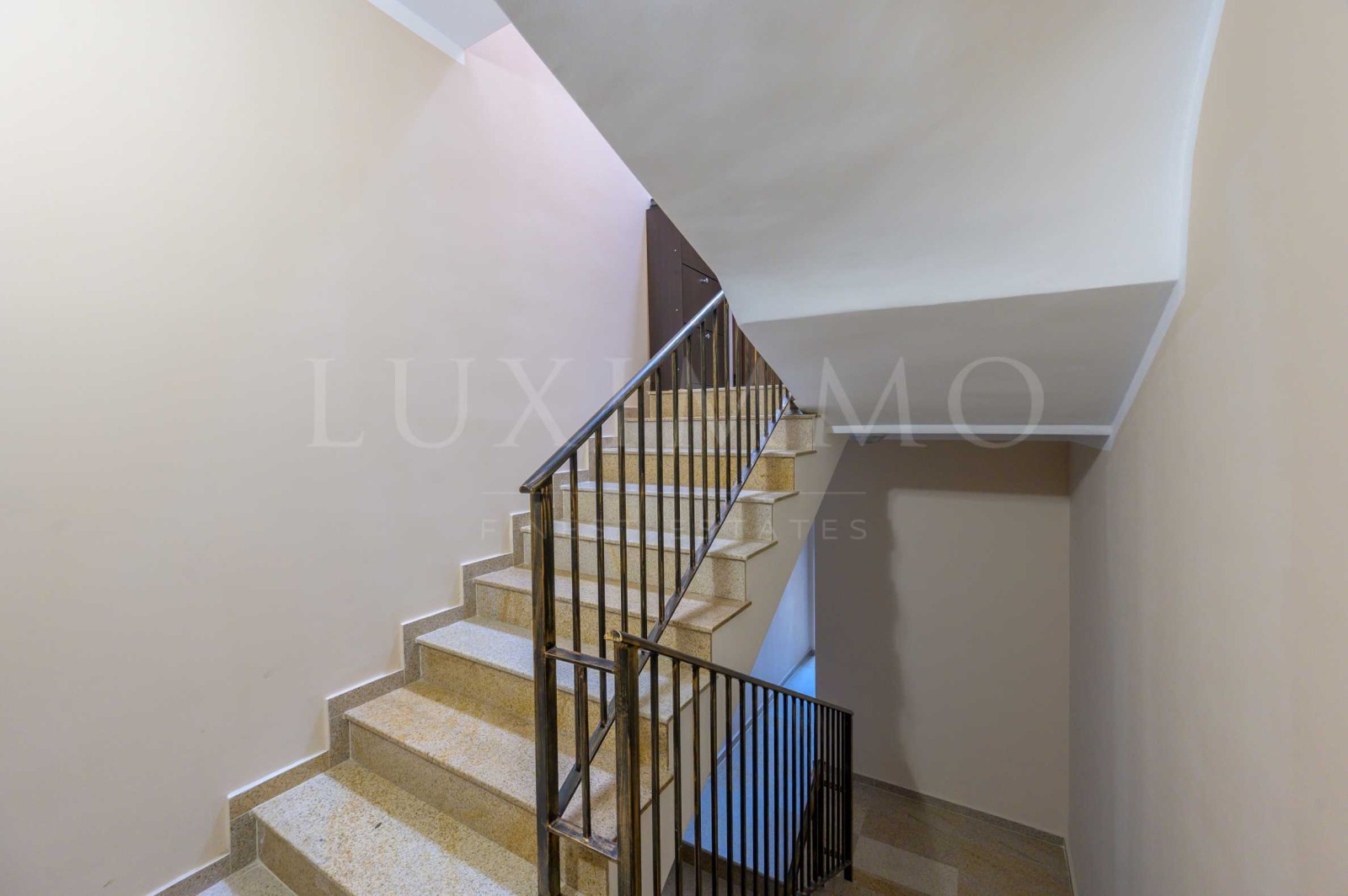 Продава 2-СТАЕН, гр. София, Център, снимка 16 - Апартаменти - 56193731