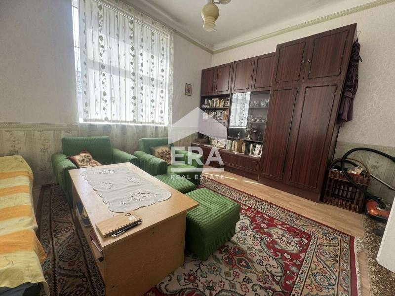 Продава КЪЩА, гр. Силистра, Център, снимка 2 - Къщи - 54545655