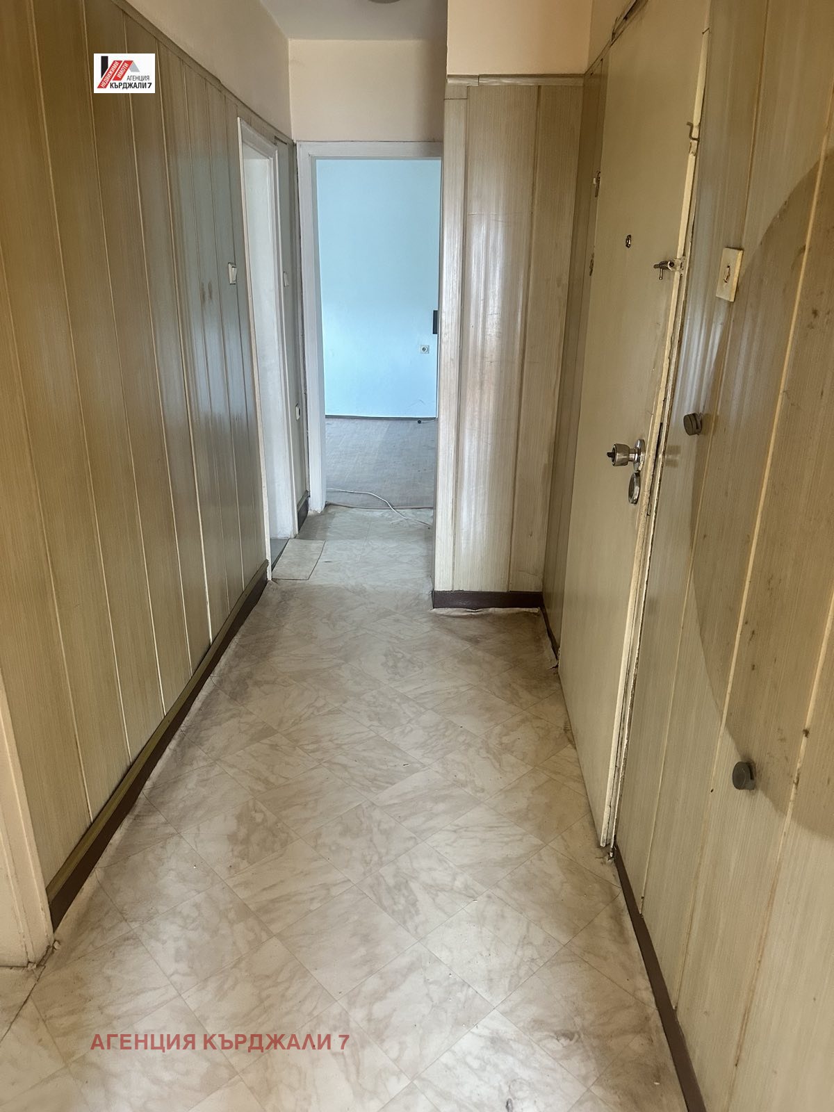 Продава МНОГОСТАЕН, гр. Кърджали, Център, снимка 6 - Апартаменти - 53962492