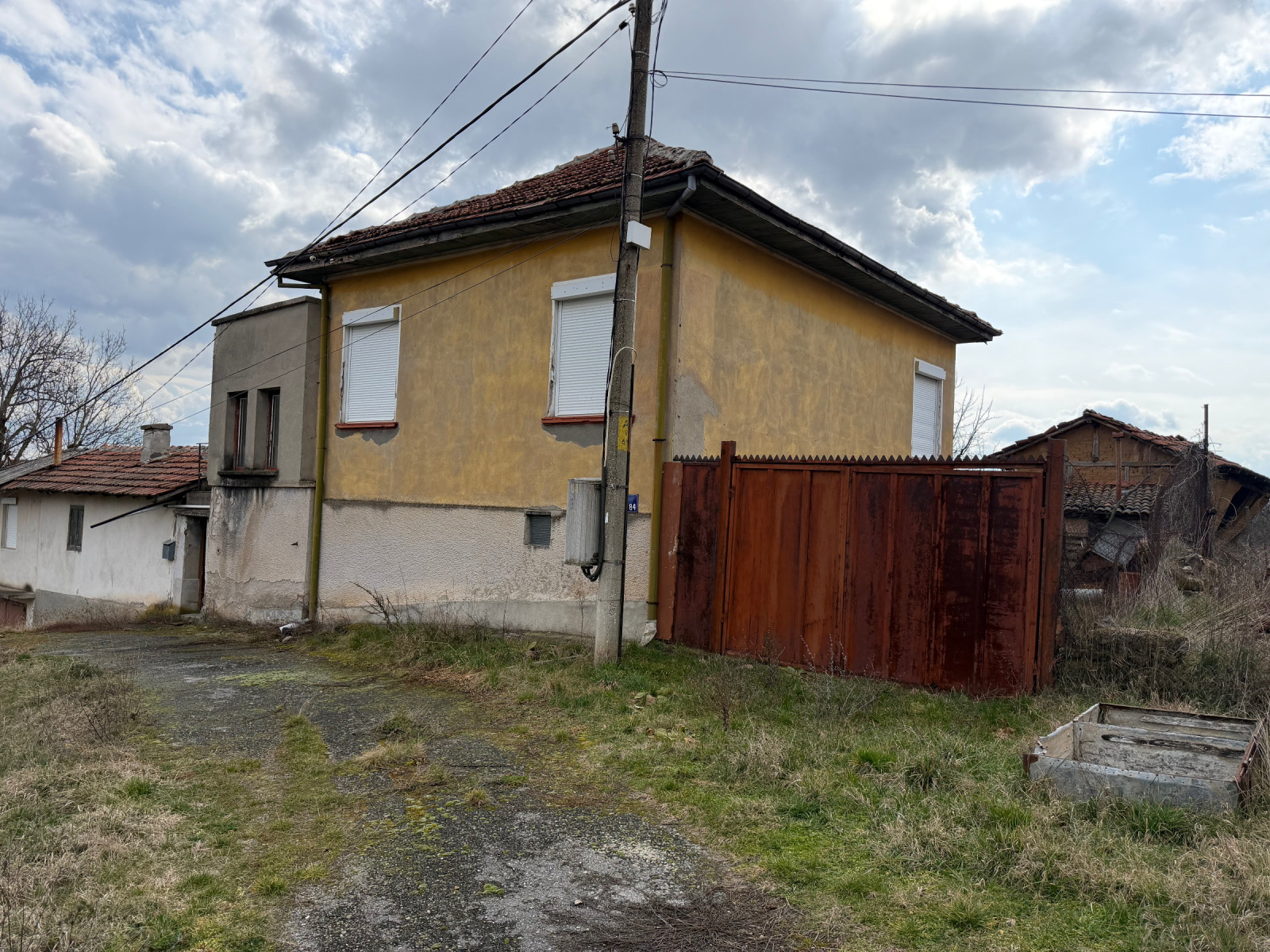 Продава КЪЩА, с. Таваличево, област Кюстендил