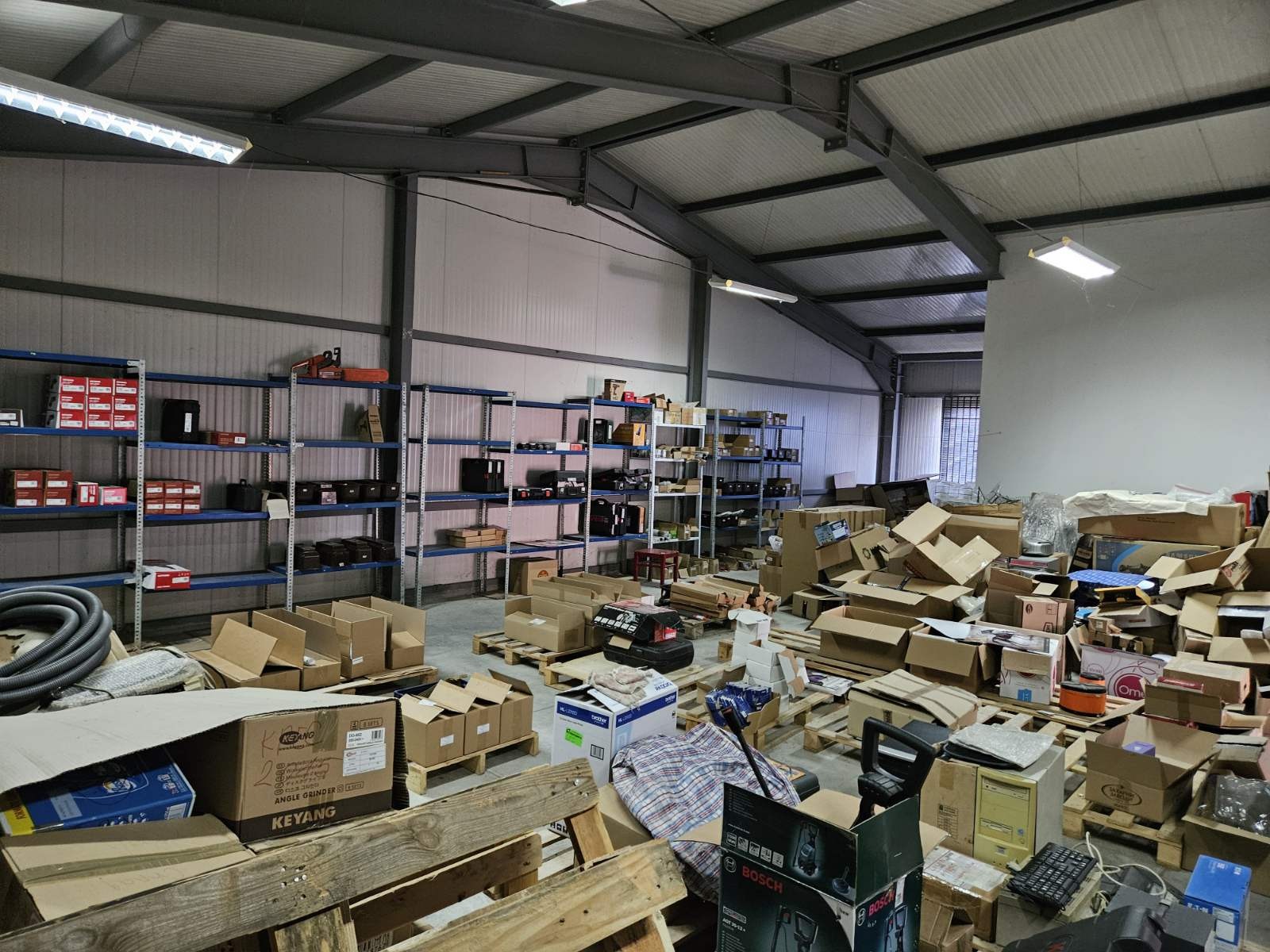 Продава ПРОМ. ПОМЕЩЕНИЕ, гр. Ловеч, Промишлена зона - Север, снимка 16 - Производствени сгради - 53532594