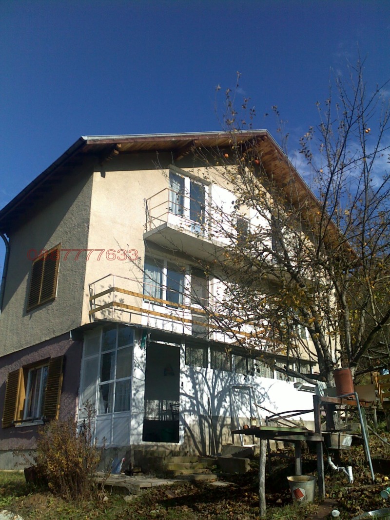 Продава ВИЛА, с. Лешниковци, област Перник