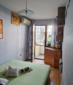 3+ bedroom Vazrazhdane, Burgas