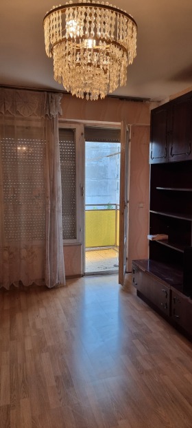 1 chambre Orel, Razgrad 2