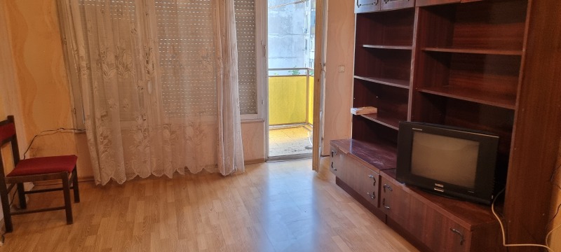 Продава  2-стаен град Разград , Орел , 60 кв.м | 94477153 - изображение [3]