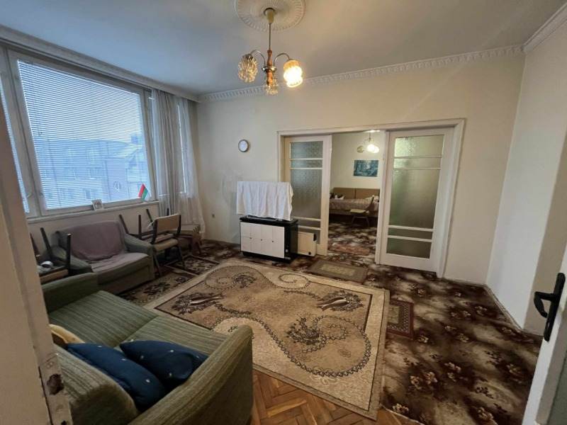 Продава 2-СТАЕН, град Варна, Операта • 145000 € / 283595.35 лв. • 15645107 1