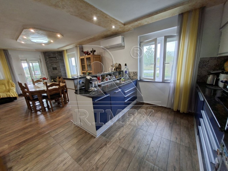 Eladó  Ház Plovdiv , Belomorski , 257 négyzetméter | 30280937 - kép [5]