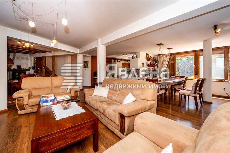 Продава КЪЩА, гр. София, с. Лозен, снимка 17 - Къщи - 56170379