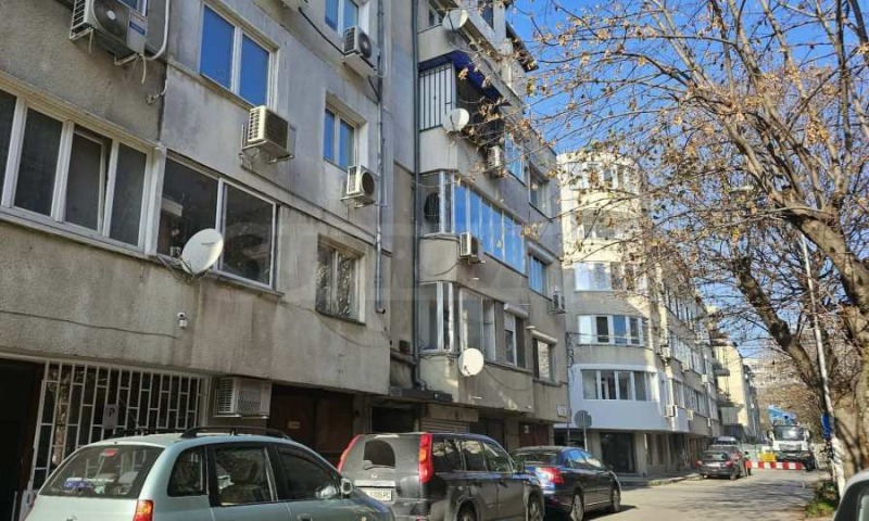 Продава МАГАЗИН, гр. Варна, Лятно кино Тракия, снимка 13 - Магазини - 52739705