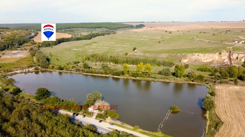 Продава ФЕРМА в област Разград, гр. Цар Калоян - 70000 кв.м / 385 000 € » 752 994.55 лв., РЕМАКС РИВЪР ЕСТЕЙТ