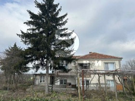 Casa Bozduganovo, região Stara Zagora 1