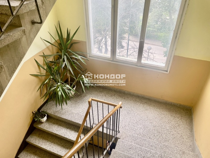 For Sale  1 bedroom Plovdiv , Hristo Smirnenski , 65 sq.m | 98859797 - image [10]