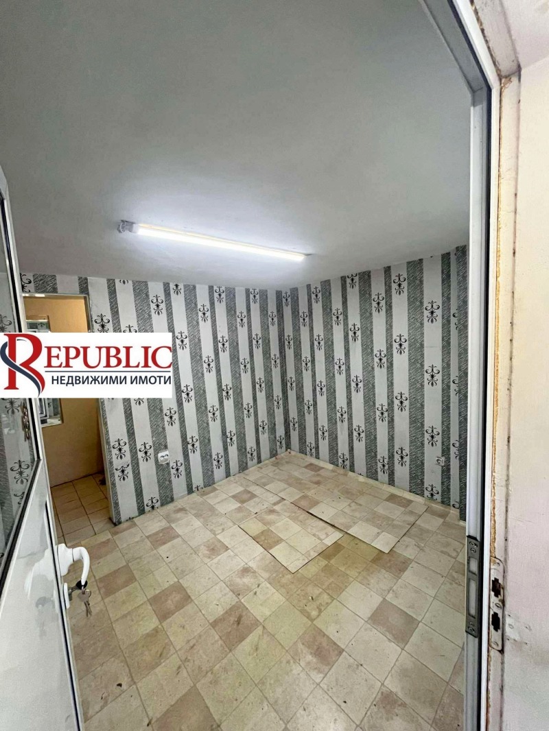 Eladó  Üzlet Varna , Centralna poshta , 12 négyzetméter | 90891101 - kép [2]