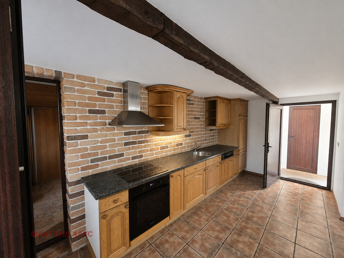 Продава КЪЩА, с. Китка, област Варна, снимка 5 - Къщи - 55817439