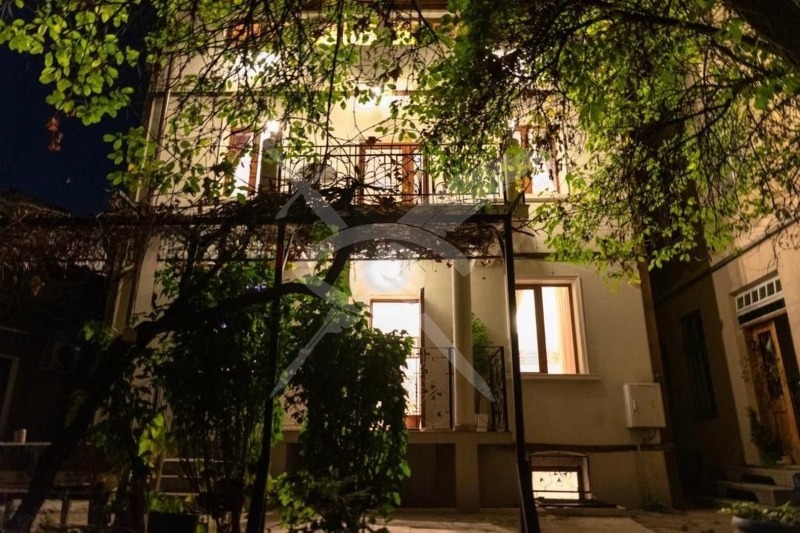 Продава КЪЩА, град София, Център • 650000 € / 1271289.50 лв. • 77425939 1