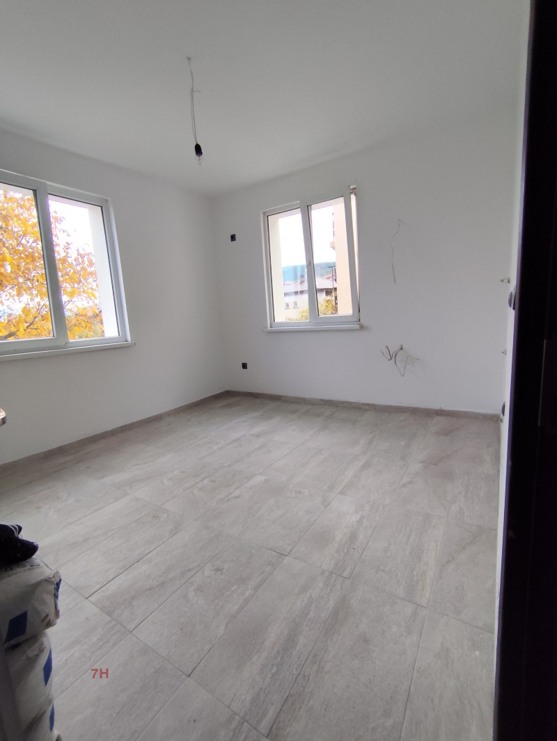 Продава КЪЩА, гр. Перник, Ралица, снимка 2 - Къщи - 52629383