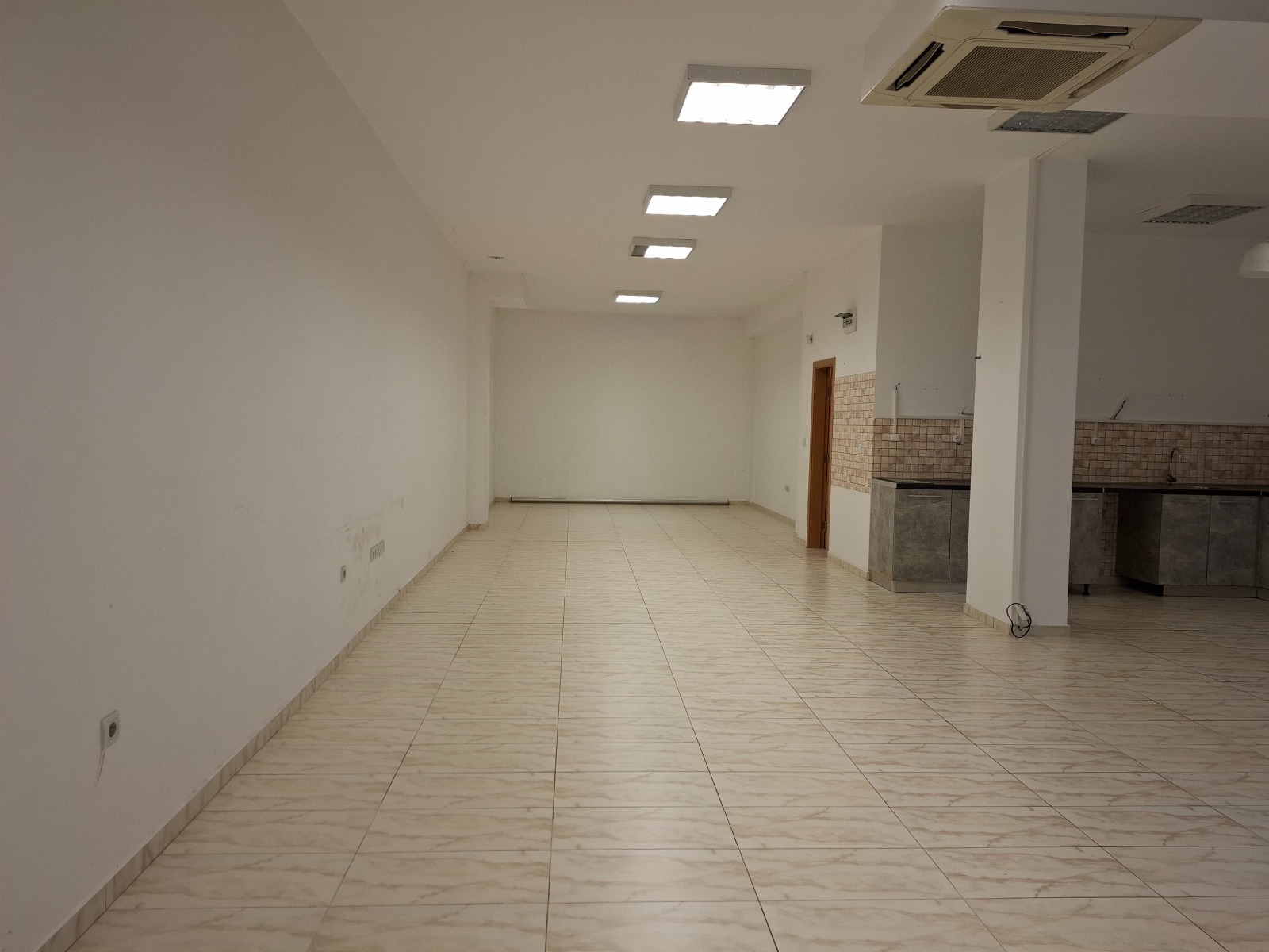 Продава МАГАЗИН, гр. София, Полигона, снимка 3 - Магазини - 52858525