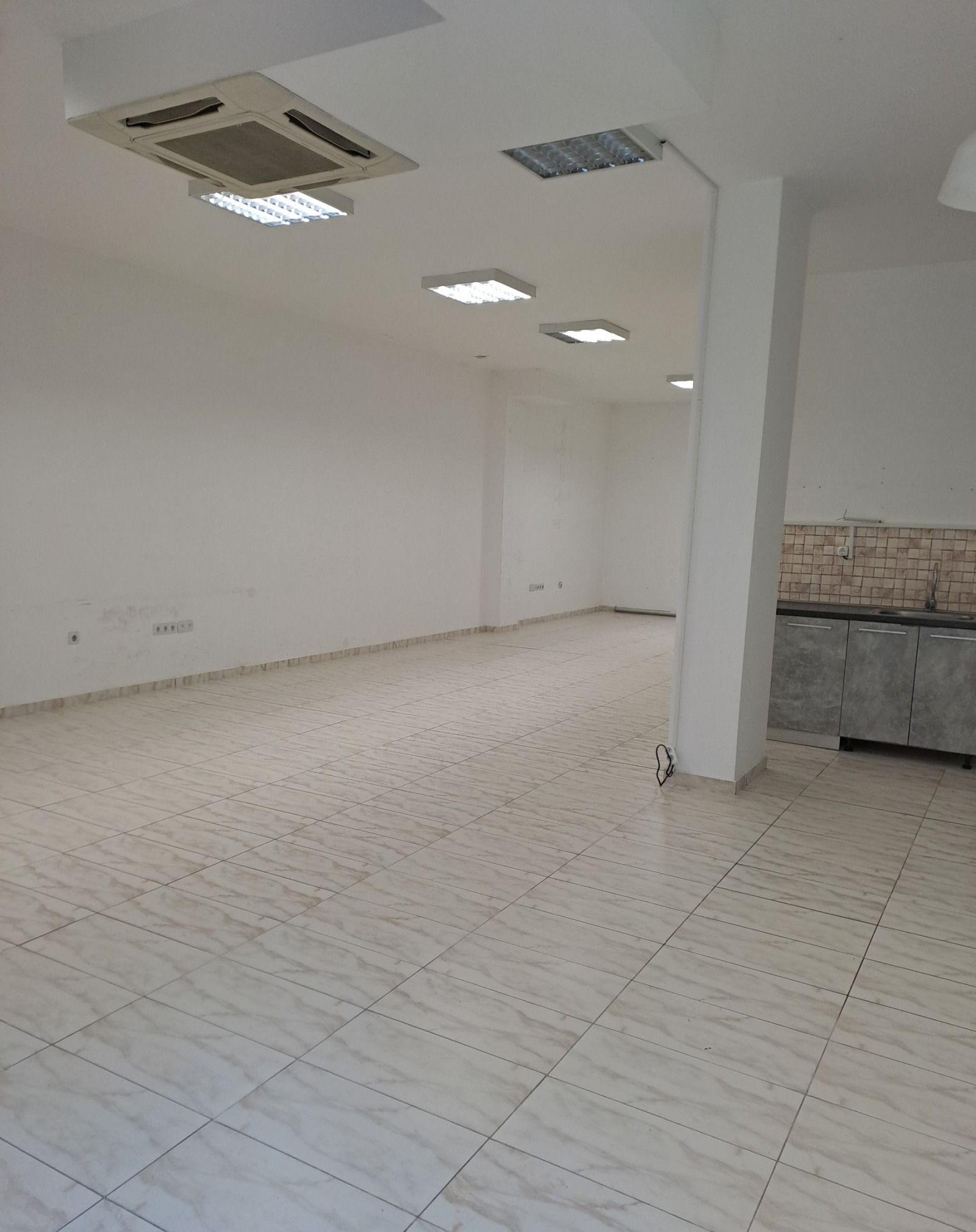 Продава МАГАЗИН, гр. София, Полигона, снимка 7 - Магазини - 52858525