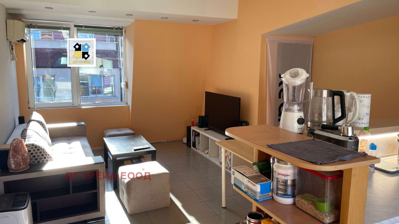 Продава 3-СТАЕН, гр. София, Белите брези