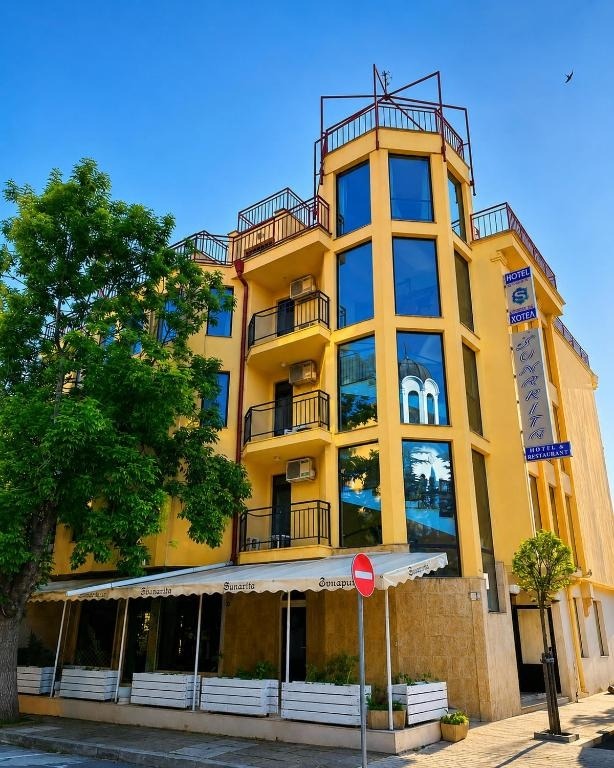 Продава ХОТЕЛ, гр. Приморско, област Бургас
