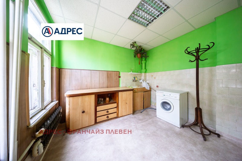 Продава ЕТАЖ ОТ КЪЩА, гр. Плевен, Идеален център, снимка 9 - Етаж от къща - 53286683