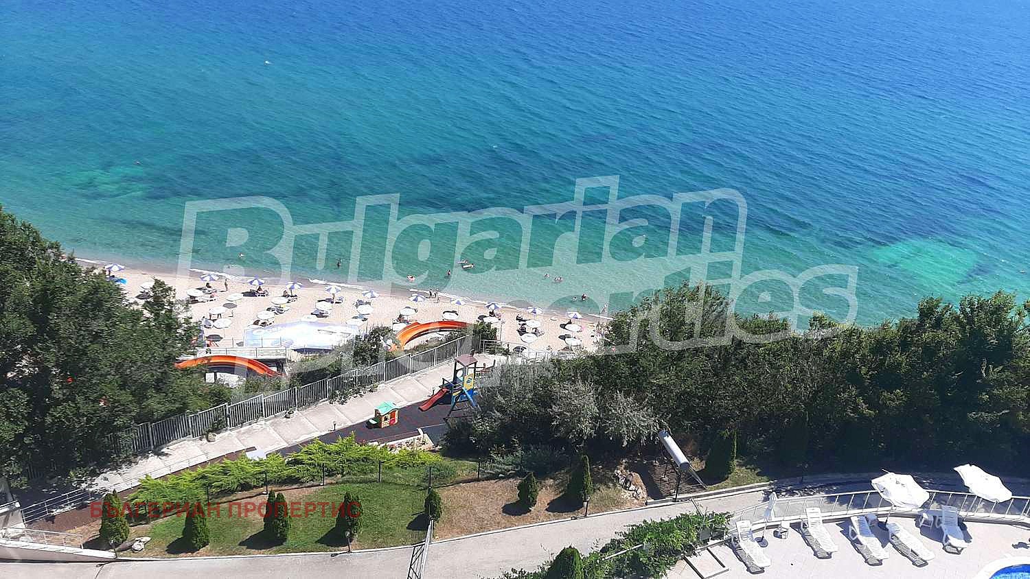 Продава 3-СТАЕН, гр. Бяла, област Варна, снимка 2 - Апартаменти - 47951174
