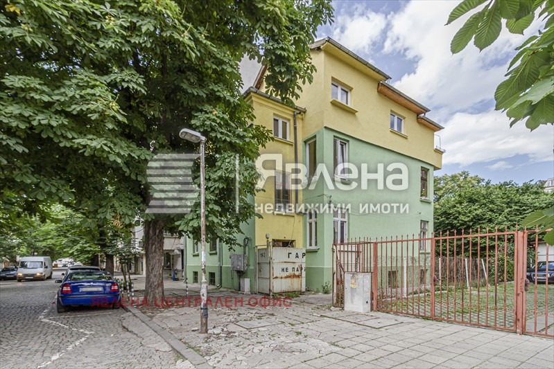 Продава 4-СТАЕН, гр. София, Център, снимка 2 - Апартаменти - 54297537