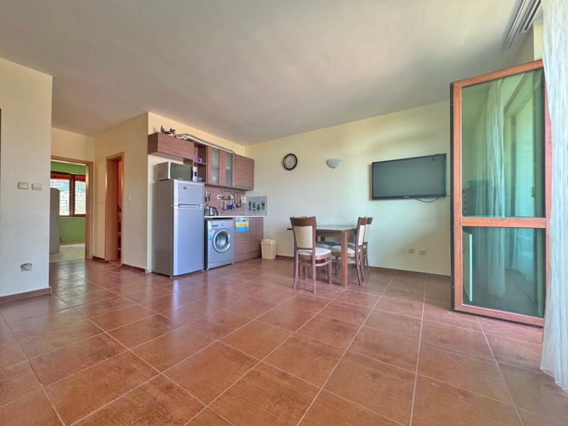 Продава  2-стаен област Бургас , с. Кошарица , 61 кв.м | 82956294