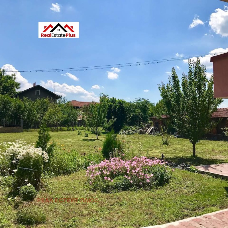 Продава КЪЩА, гр. Левски, област Плевен, снимка 2 - Къщи - 53106690