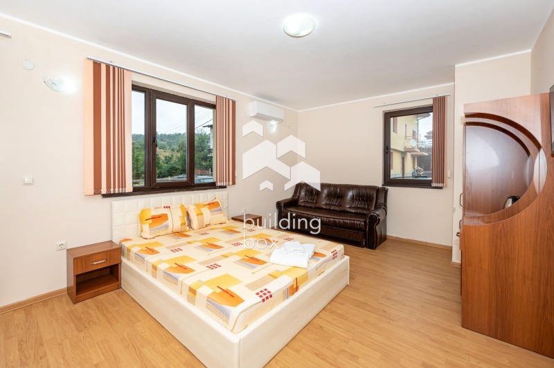 Продава ХОТЕЛ, гр. Батак, област Пазарджик, снимка 8 - Хотели - 53244912