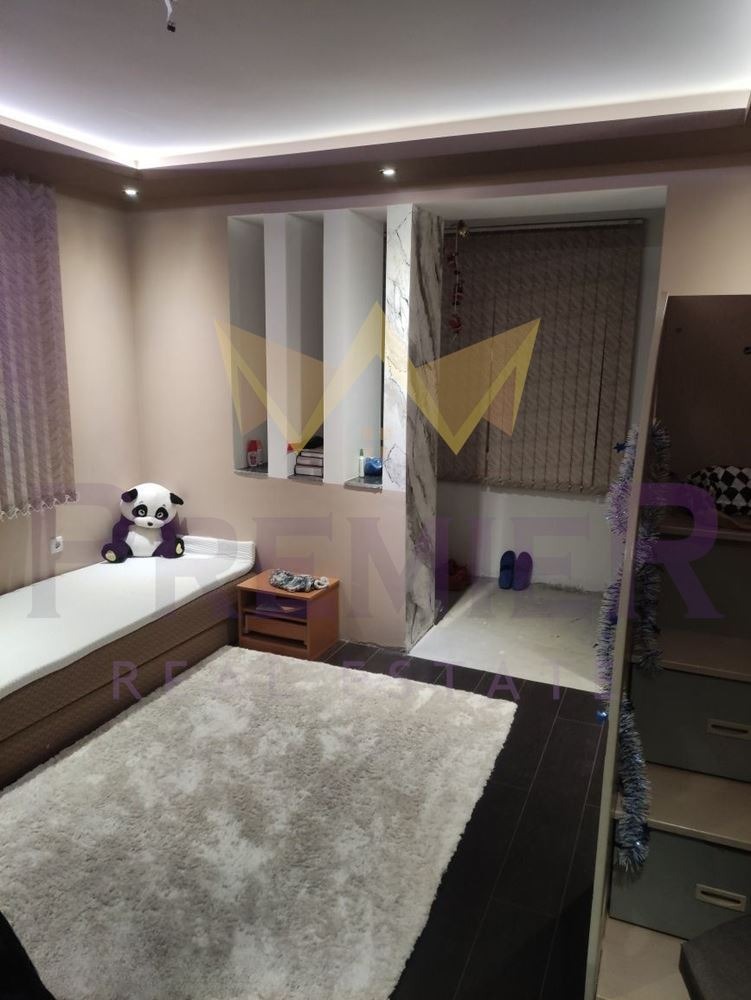 Продава ЕТАЖ ОТ КЪЩА, гр. Пловдив, Прослав, снимка 3 - Етаж от къща - 54123281