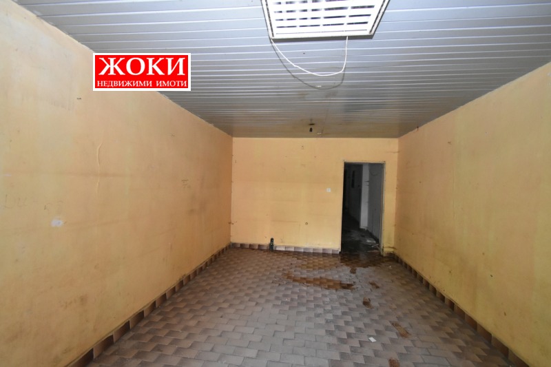 Продава  Магазин град Перник , Тева , 105 кв.м | 65303325 - изображение [2]