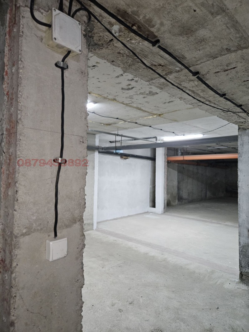 Продава ГАРАЖ, ПАРКОМЯСТО, гр. Русе, Център, снимка 6 - Гаражи и паркоместа - 52705874