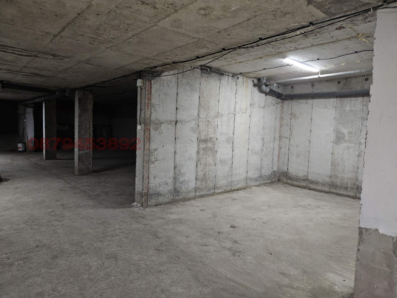 Продава ГАРАЖ, ПАРКОМЯСТО, гр. Русе, Център, снимка 8 - Гаражи и паркоместа - 52705874