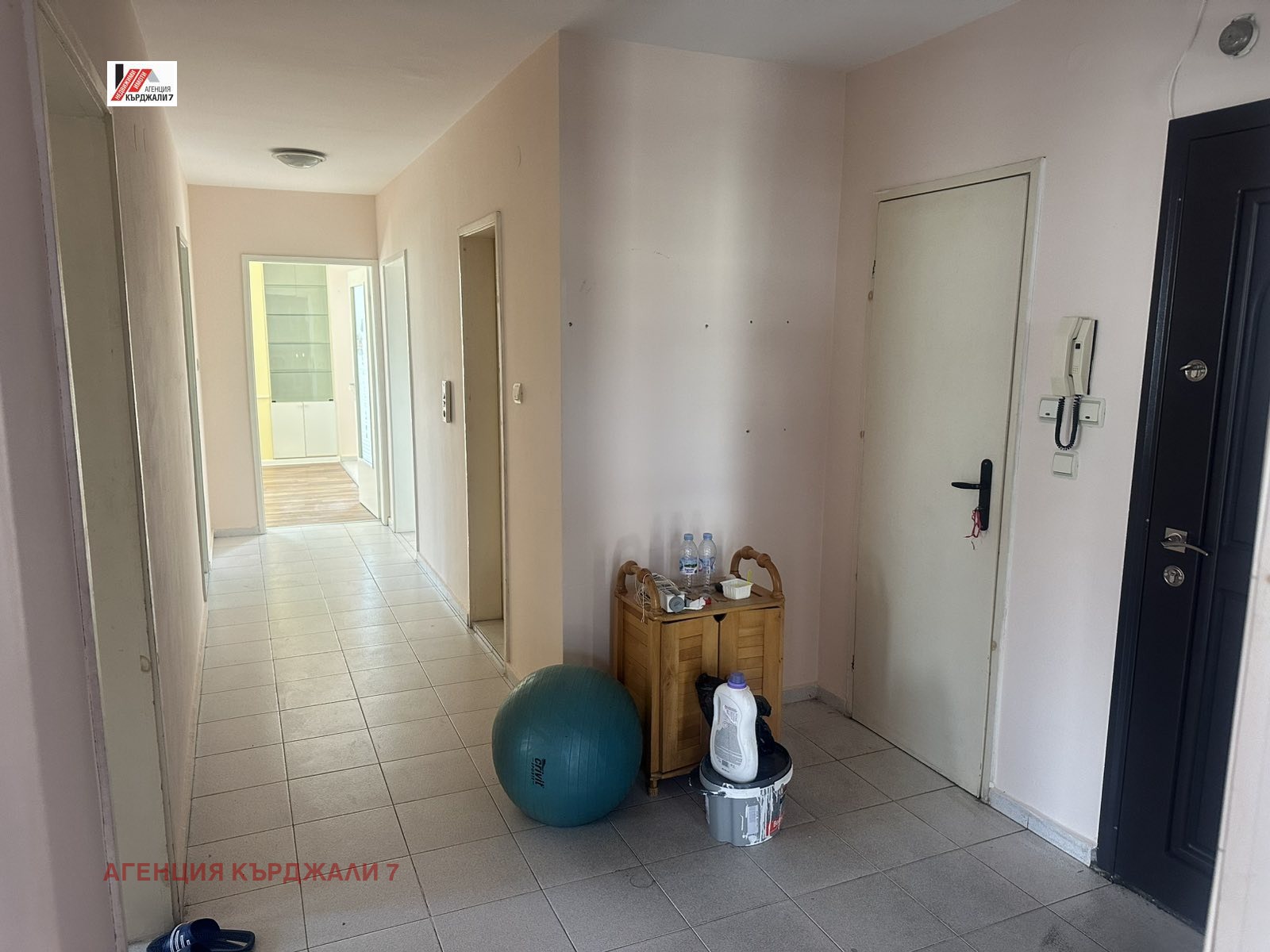 Продава МНОГОСТАЕН, гр. Кърджали, Център, снимка 6 - Апартаменти - 54404988