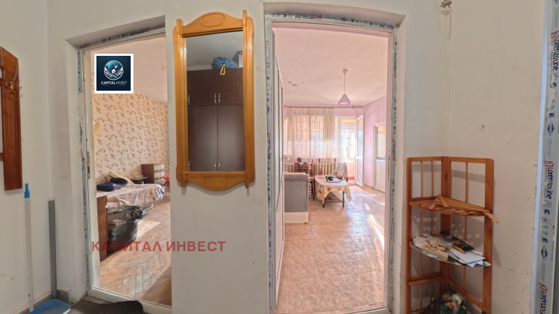 Продава  2-стаен град Разград , Център , 50 кв.м | 50762506