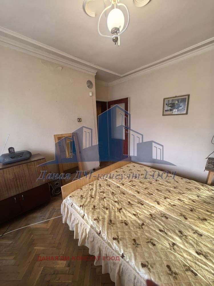 Продава МНОГОСТАЕН, гр. Шумен, Пожарната, снимка 2 - Апартаменти - 53091699