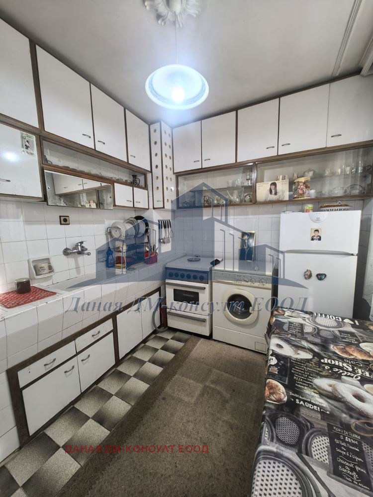 Продава МНОГОСТАЕН, гр. Шумен, Пожарната, снимка 6 - Апартаменти - 53091699